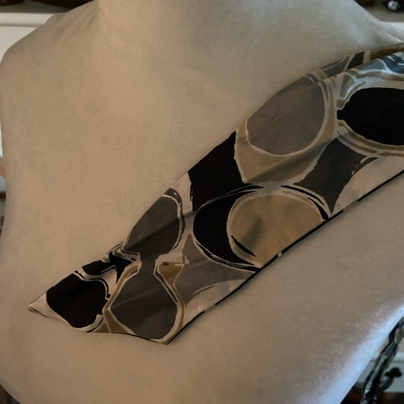 Coach - Picture 2 of 5